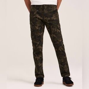 {BNWT} Denver Hayes Camouflage Cargo Pants with Stretch.